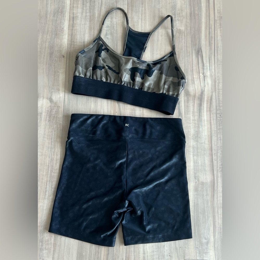 KORAL woman’s biker shorts & Camo sports bra in Medium Set